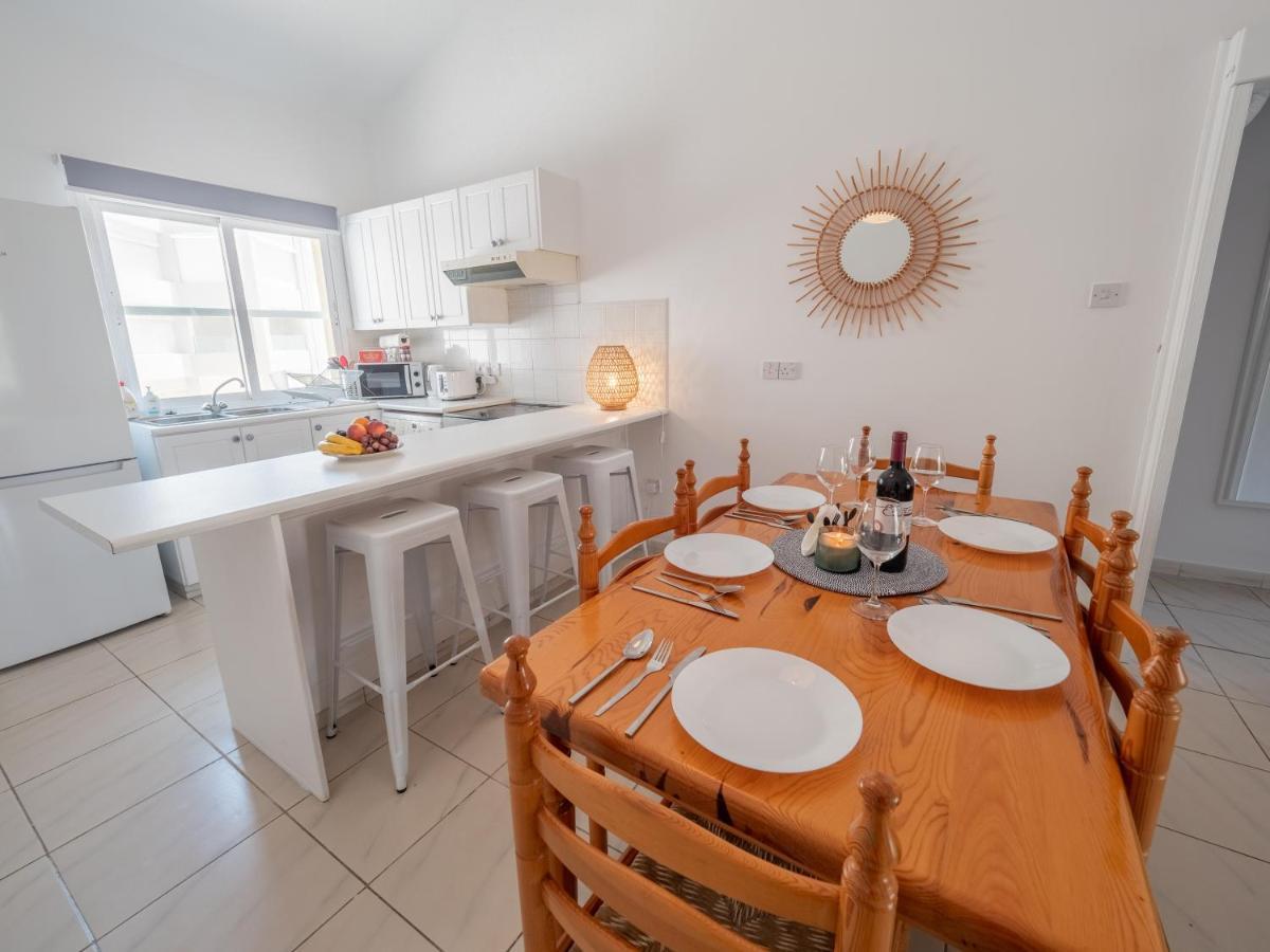 The Salnik Beach Apartment Limassol Ngoại thất bức ảnh