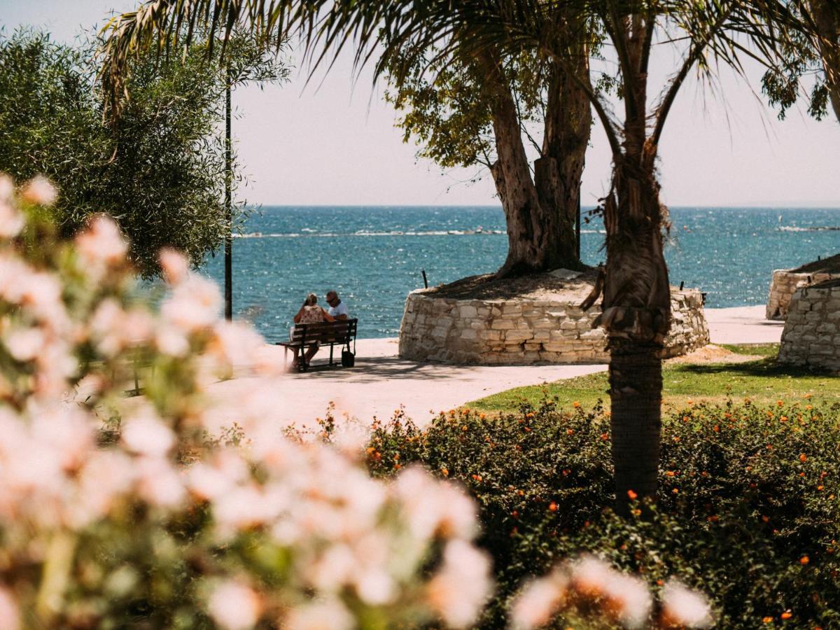 The Salnik Beach Apartment Limassol Ngoại thất bức ảnh